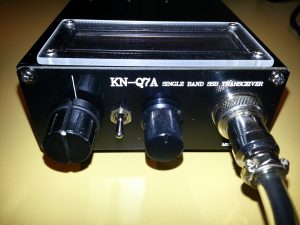 Front panel of modified KN-Q7A. The tune knob on the left is now the rotary encoder for the DDS. The additional toggle switch is the memory selector for the DDS.